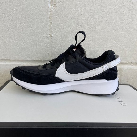 Nike Waffle Debut Men 7 Suede Running Shoe BLACK/White Sneaker DH9523-002 - Picture 4 of 10